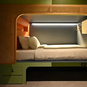  Capsule hotel Dream Chaser Boutique Capsule